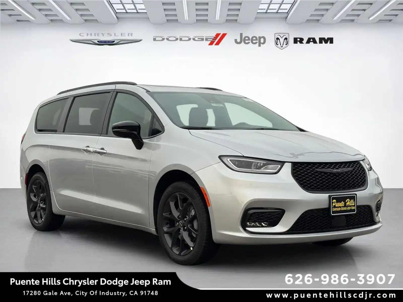 2026 Chrysler Pacifica Limited AWD's photo