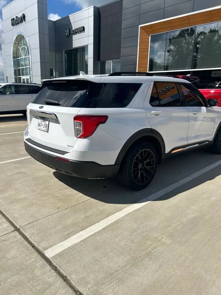 2020 Ford Explorer XLT RWD photo 5