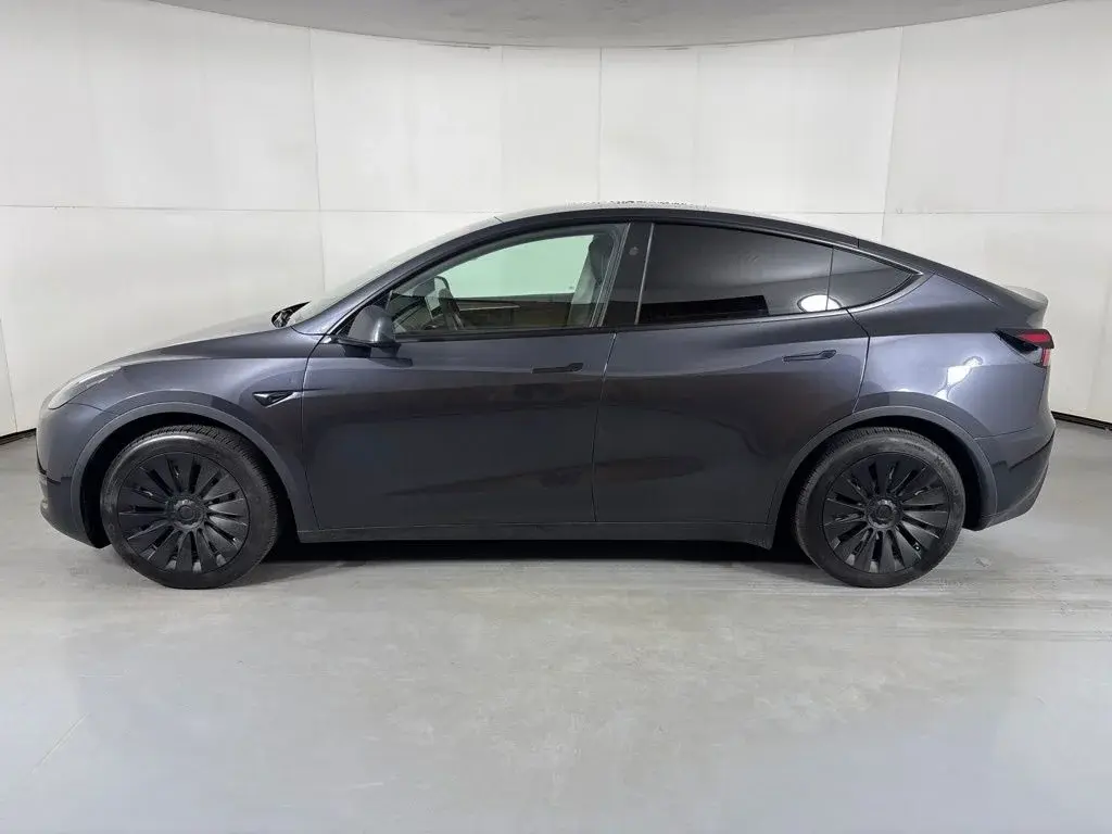 2024 Tesla Model Y Long Range Rear Wheel Drive photo 5