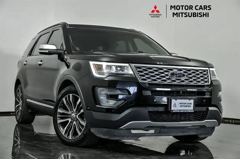 2017 Ford Explorer Platinum 4WD's photo