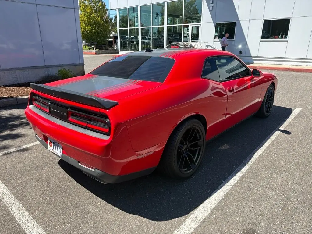 2016 Dodge Challenger R/T Shaker photo 4