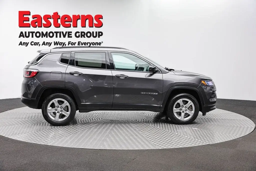 2024 Jeep Compass Latitude 4X4 photo 4