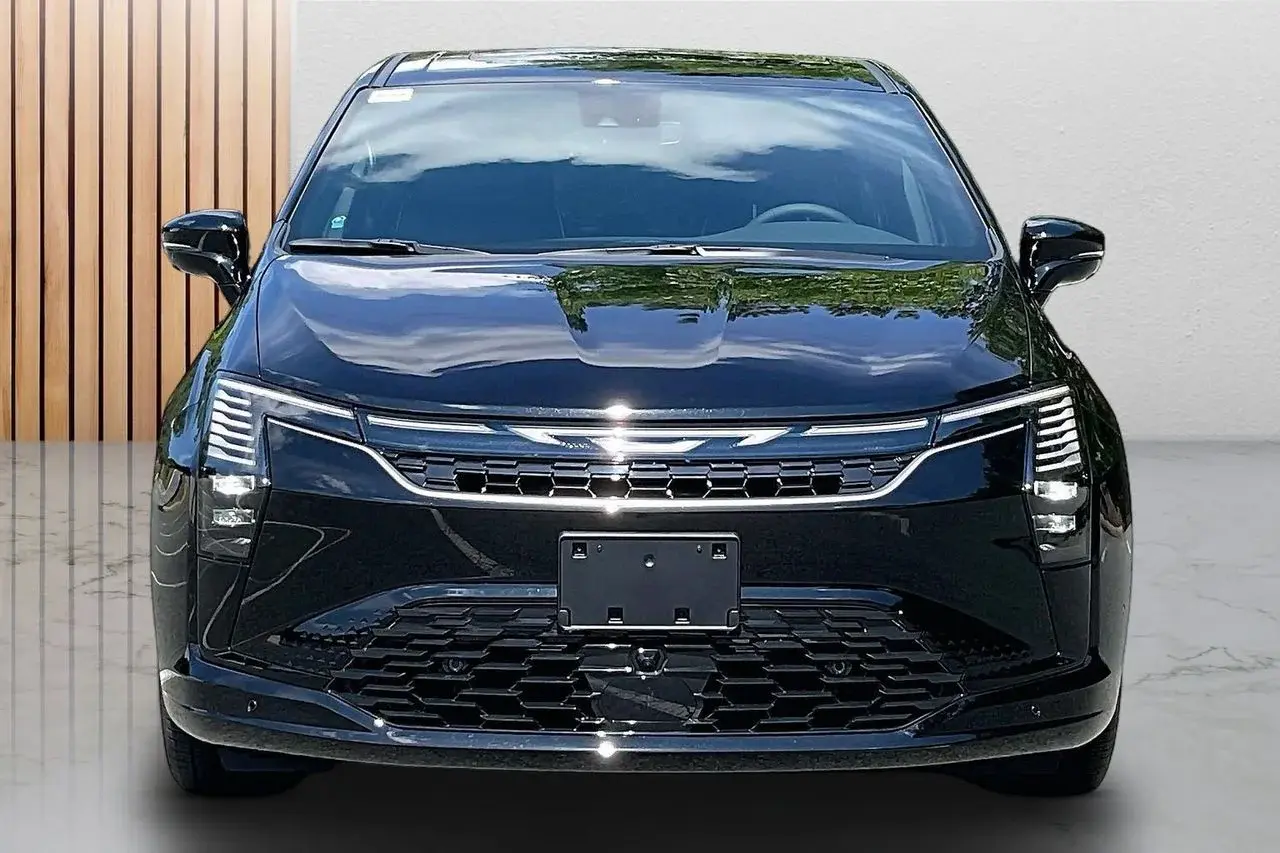 2027 Chrysler Pacifica Limited photo 3