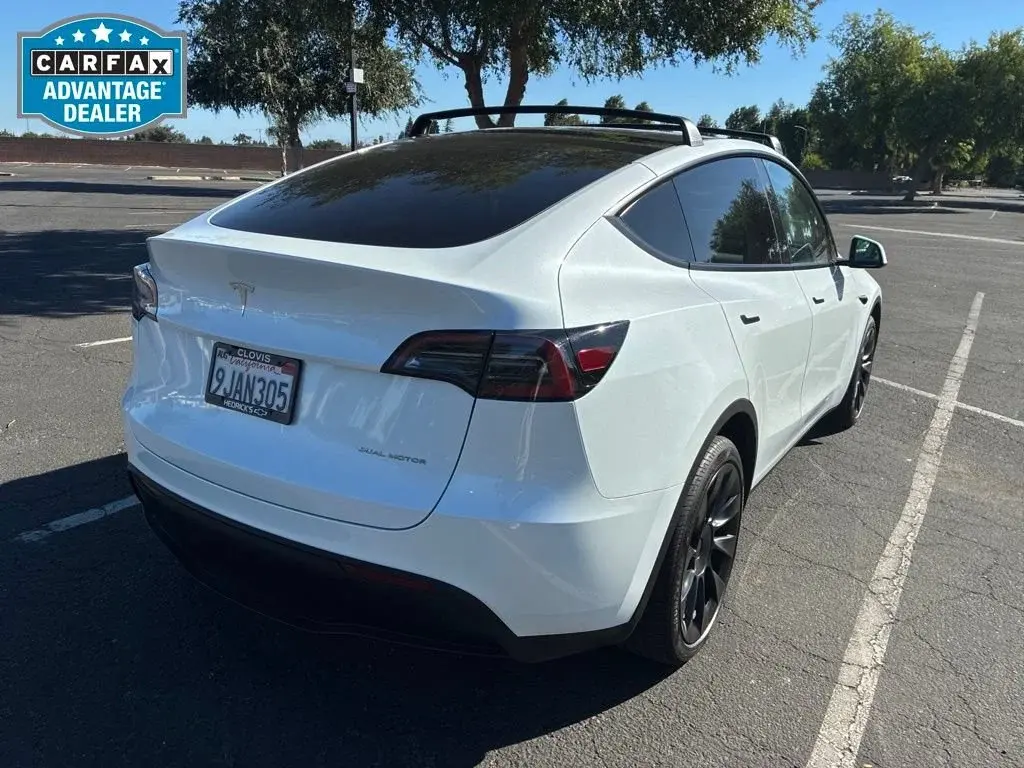 2023 Tesla Model Y Long Range Dual Motor All-Wheel Drive photo 3