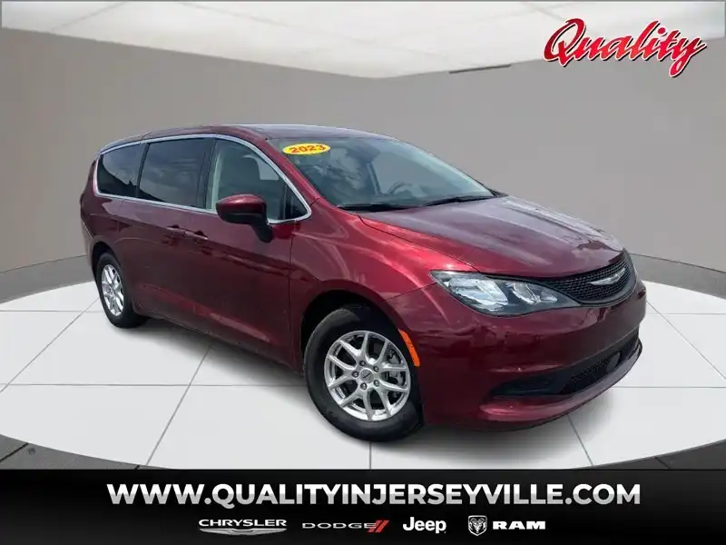 2023 Chrysler Voyager LX's photo