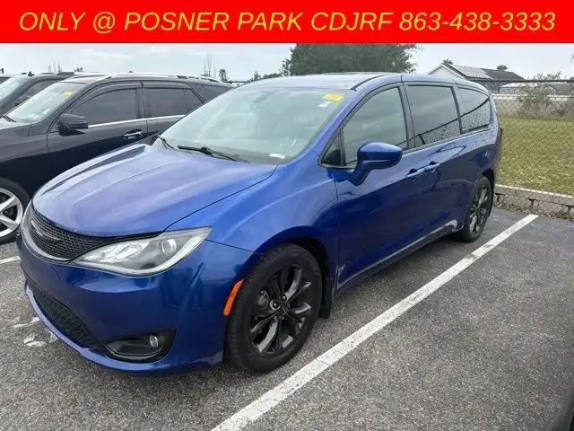 2019 Chrysler Pacifica Touring Plus's photo