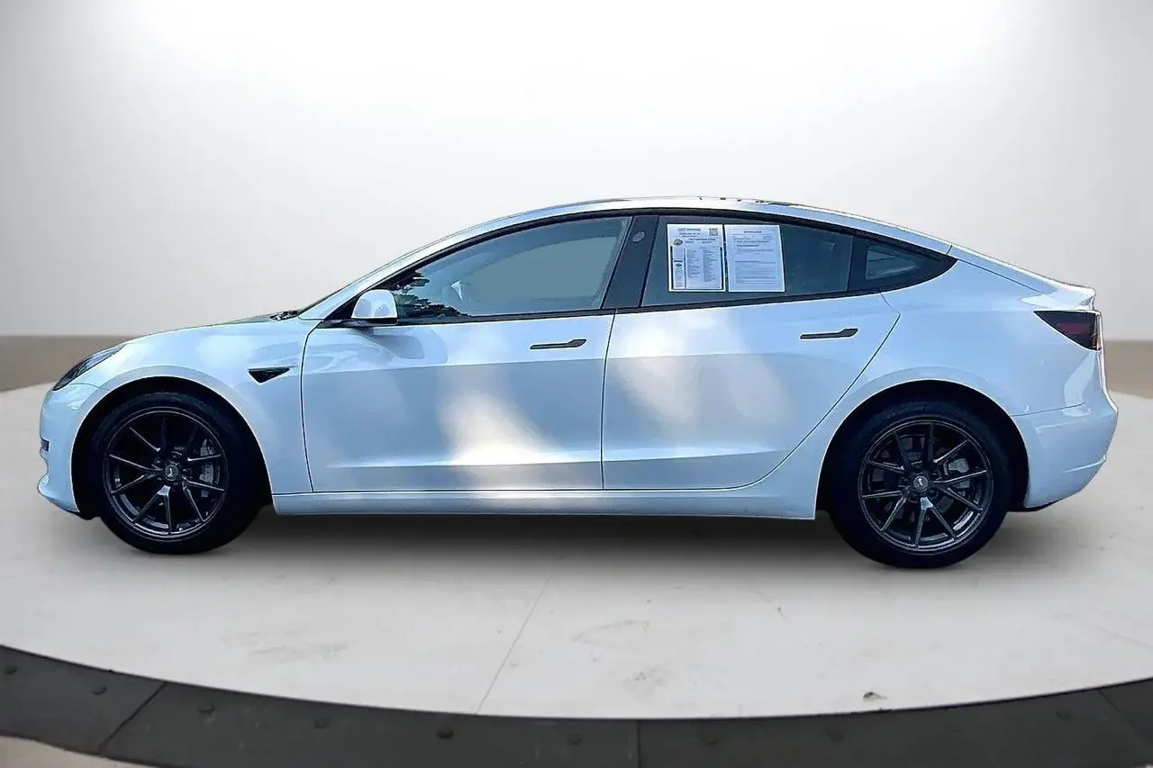 2023 Tesla Model 3 Base photo 5