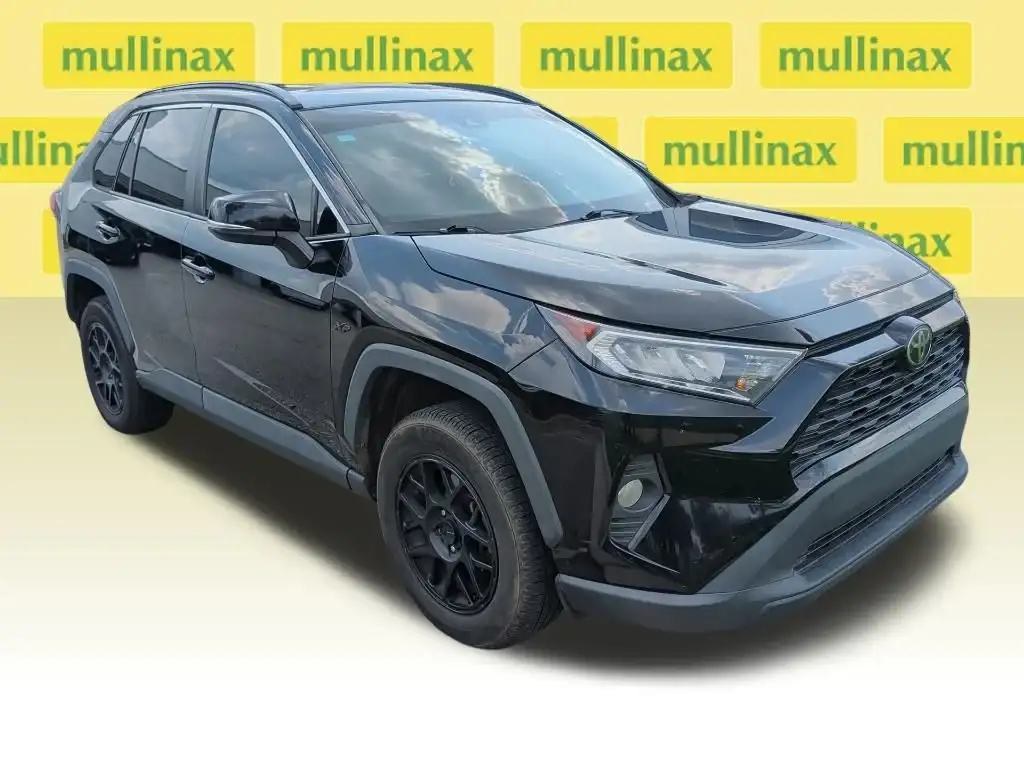 2020 Toyota RAV4 XLE FWD's photo