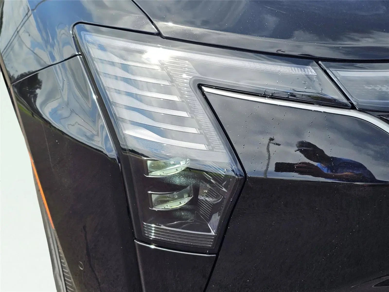 2027 Chrysler Pacifica Select photo 4