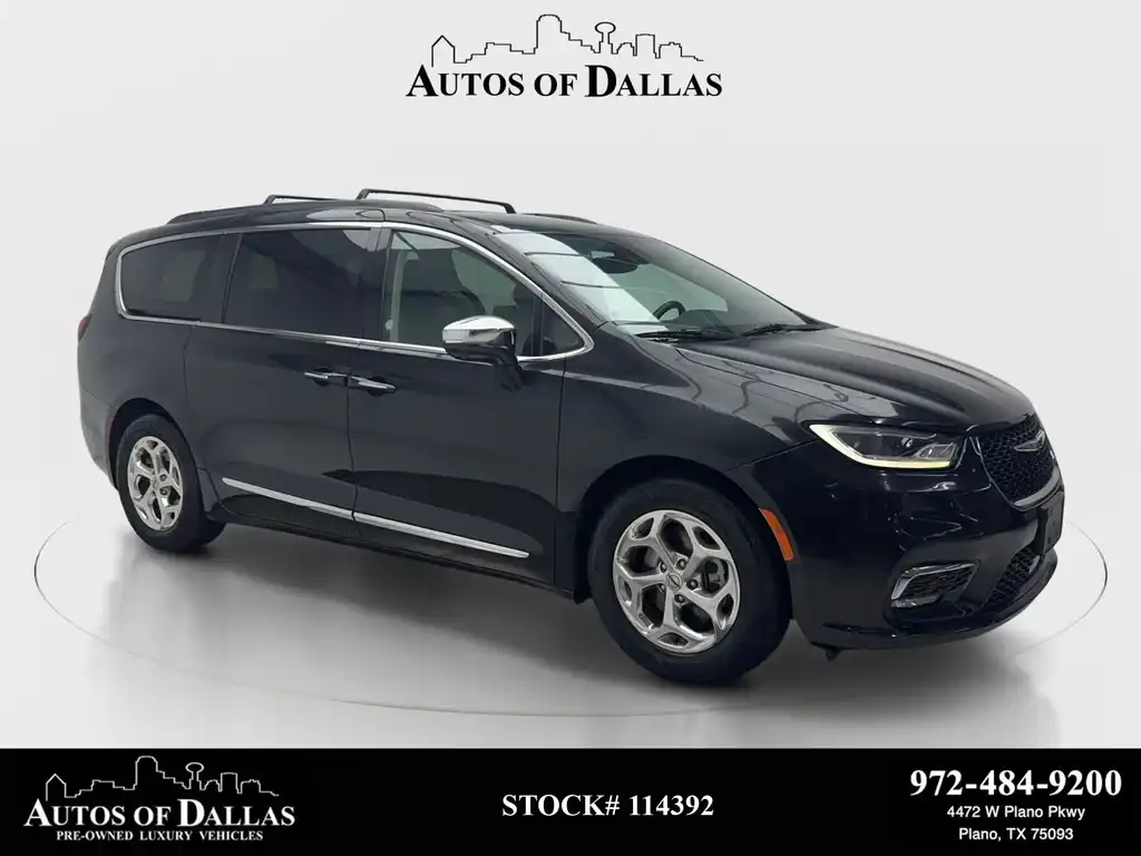 2022 Chrysler Pacifica Limited's photo