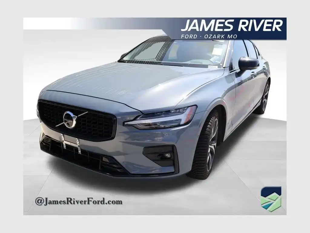 2024 Volvo S60 B5 Plus Dark Theme AWD's photo