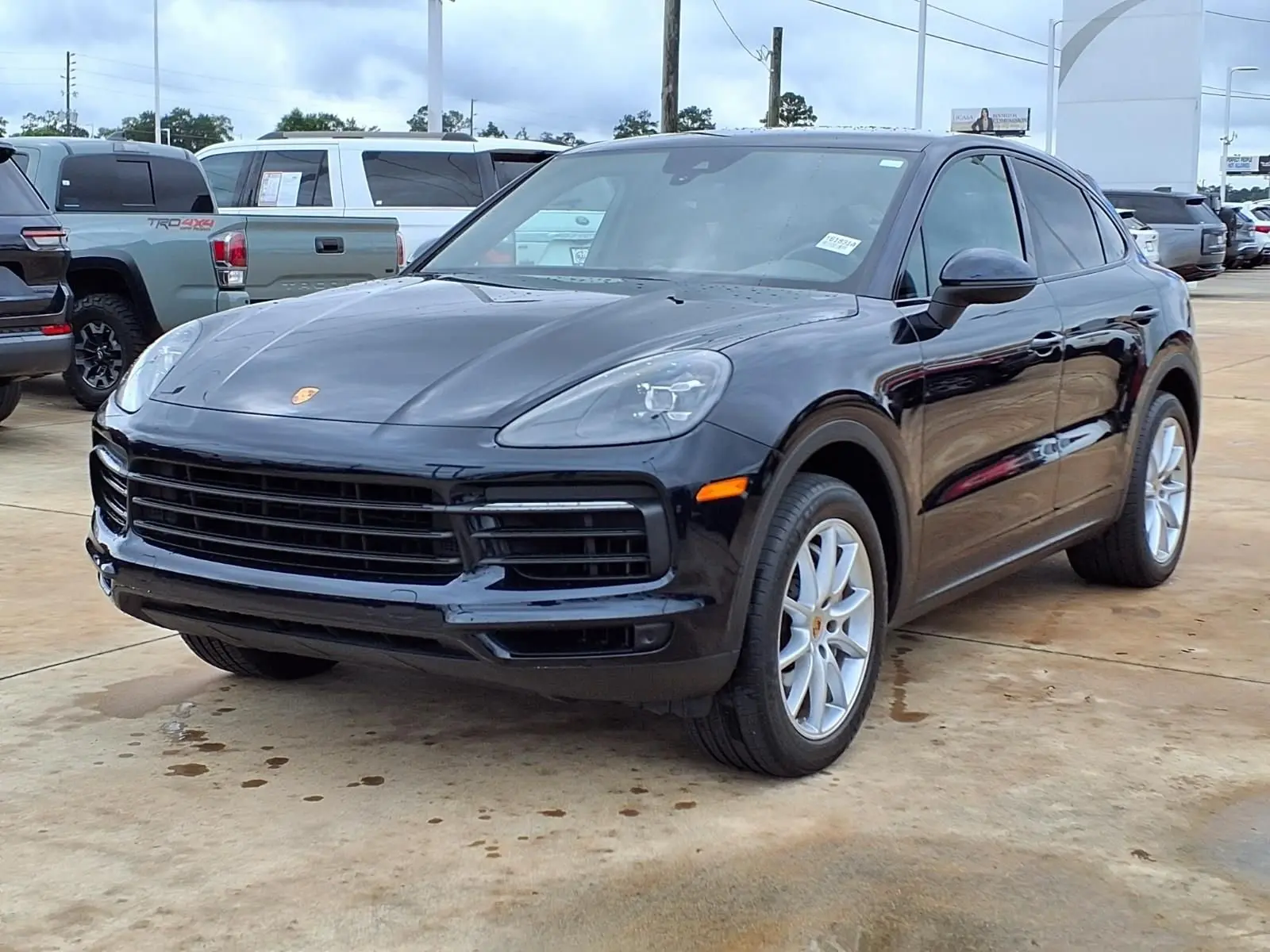 2021 Porsche Cayenne Base photo 3
