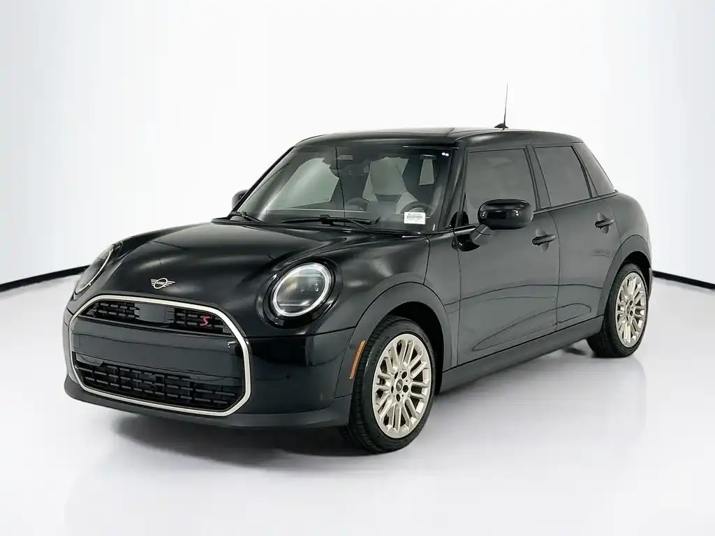 2026 MINI Hardtop Cooper S Signature's photo
