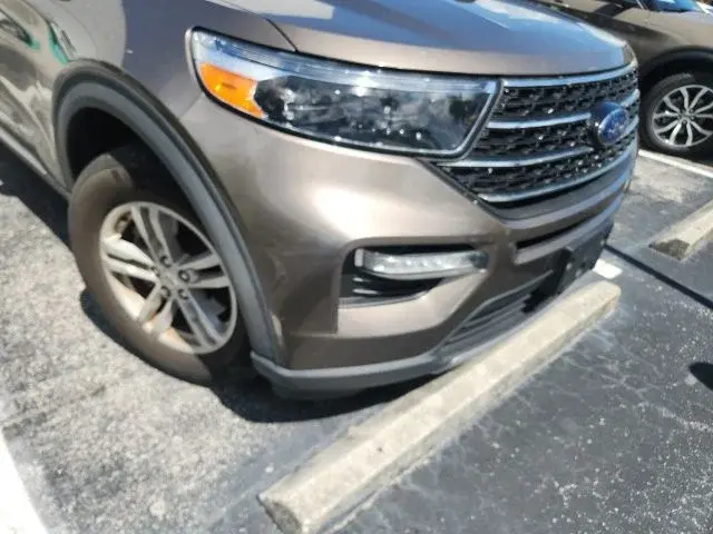 2021 Ford Explorer XLT RWD photo 3