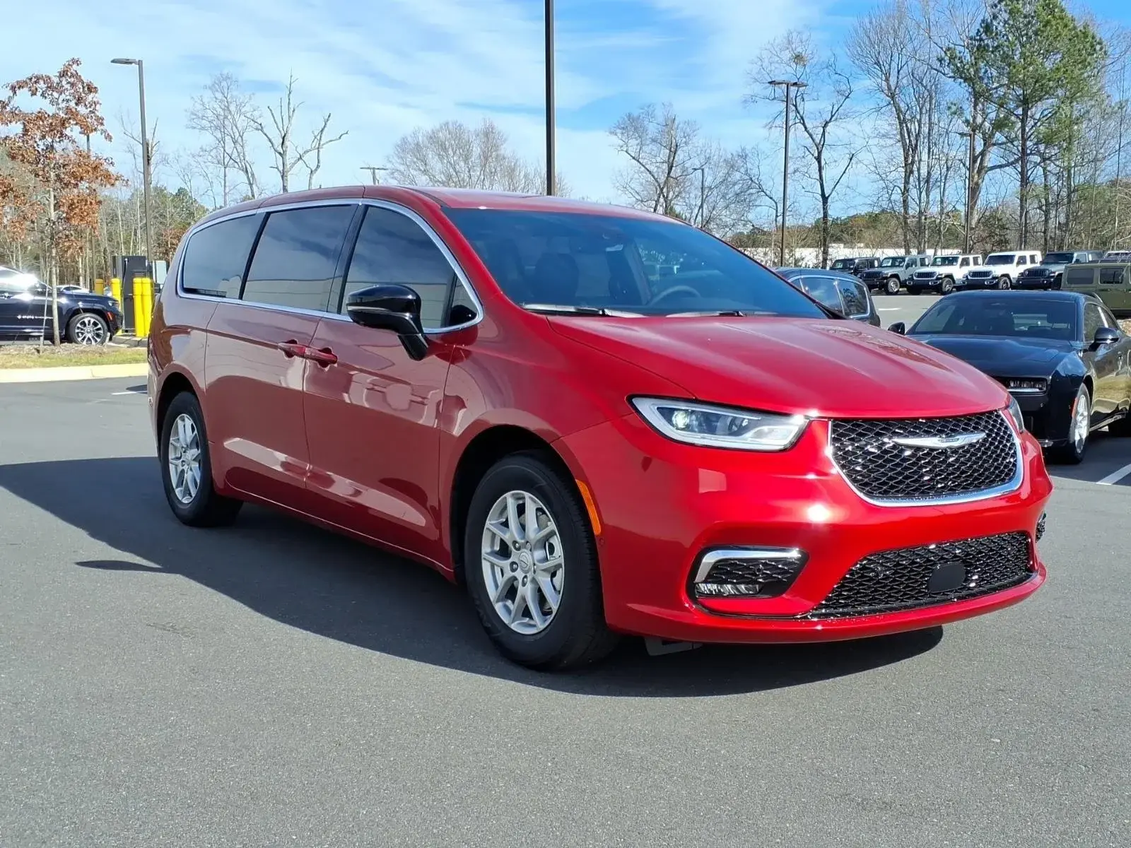 2026 Chrysler Pacifica Select photo 3
