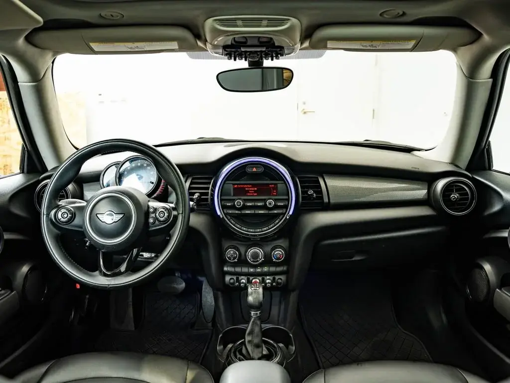 2014 MINI Cooper Base photo 4