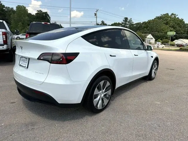 2023 Tesla Model Y Long Range Dual Motor All-Wheel Drive photo 3