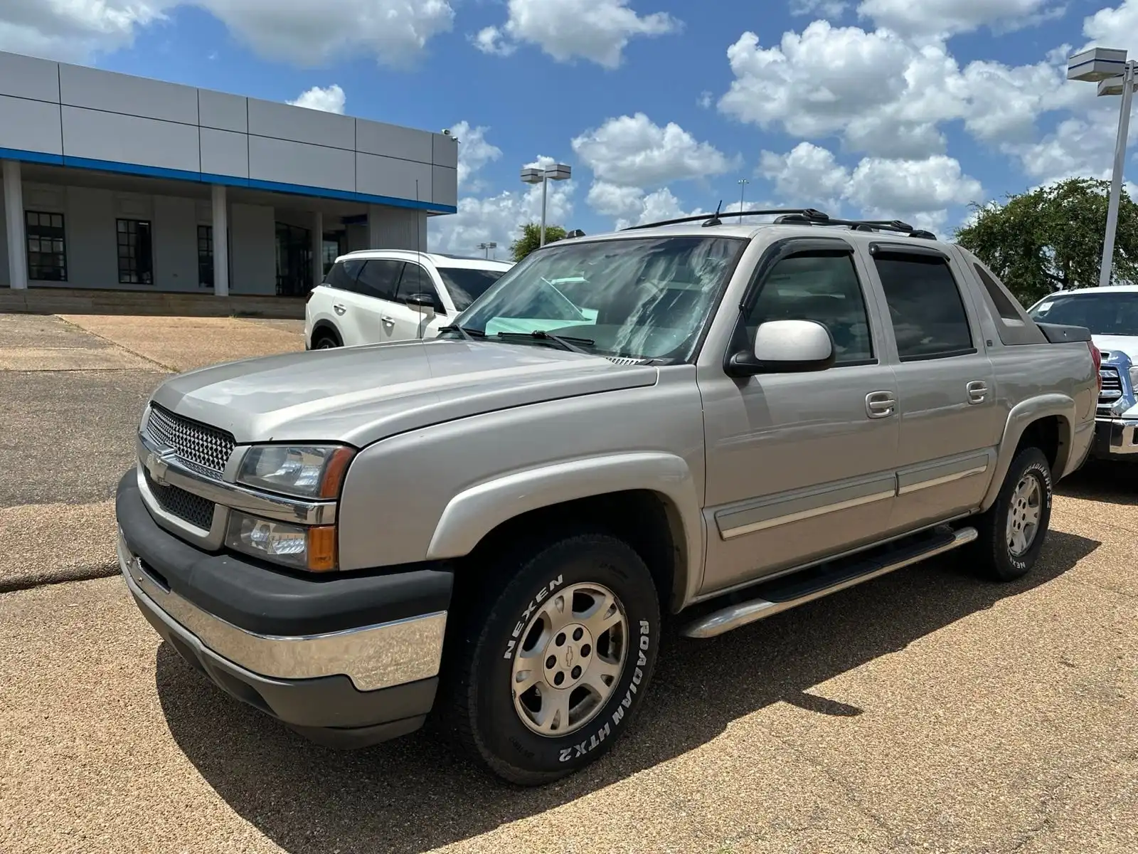 2005 Chevrolet Avalanche 2WD 1500 Series's photo