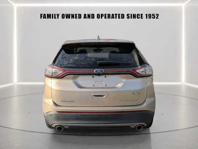 2017 Ford Edge Titanium photo 5