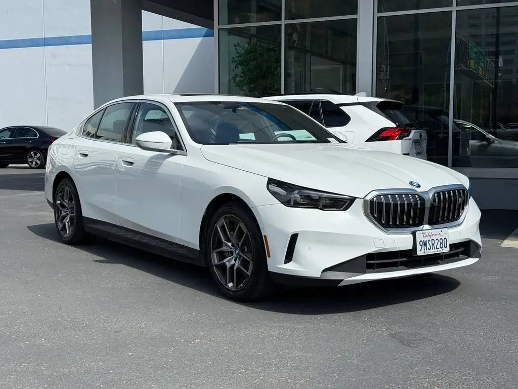 2024 BMW i5 eDrive40 photo 5
