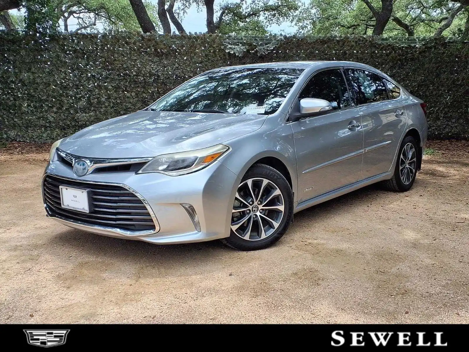 2018 Toyota Avalon XLE Premium Hybrid's photo