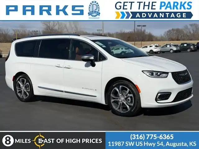 2026 Chrysler Pacifica Pinnacle's photo
