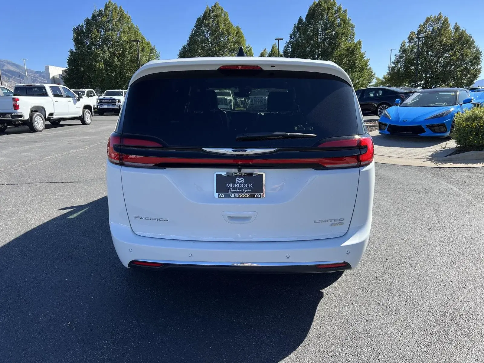 2026 Chrysler Pacifica Limited AWD photo 4