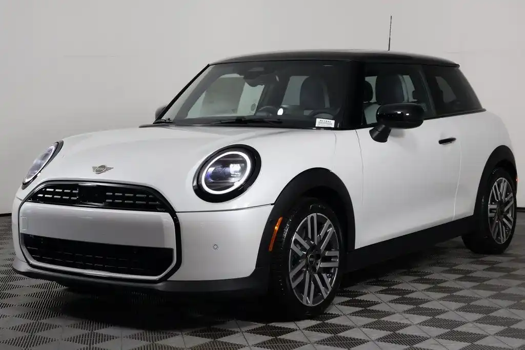 2026 MINI Hardtop's photo