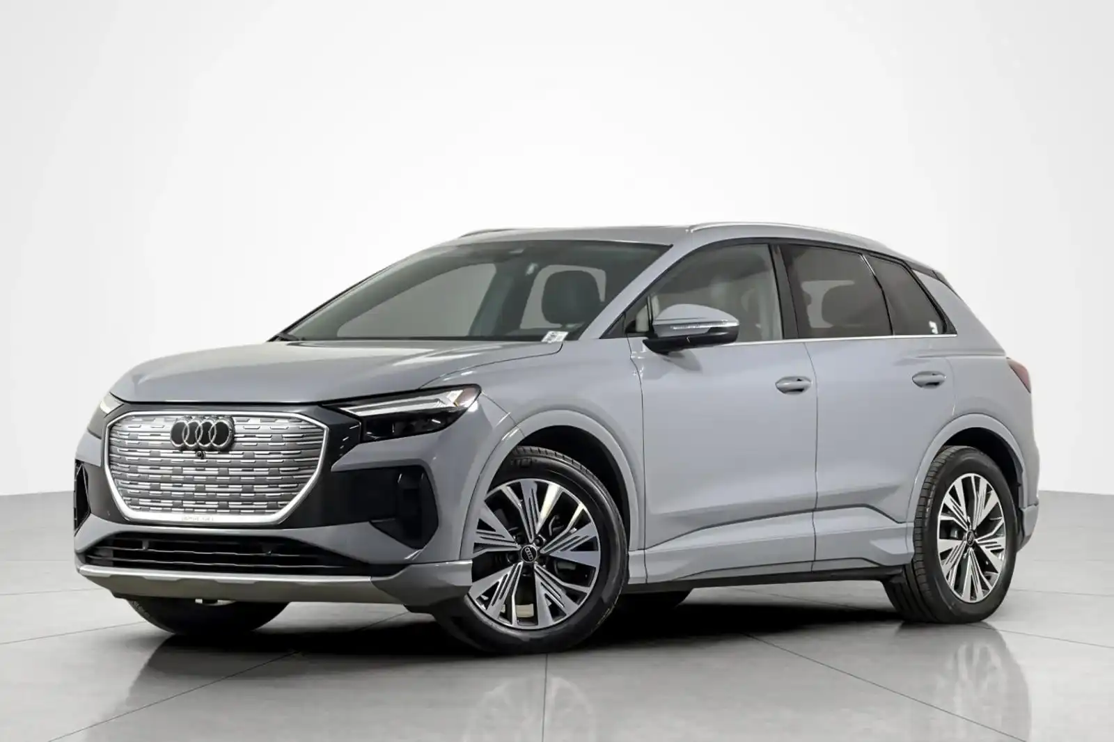 2023 Audi Q4 e-tron 40 Premium's photo