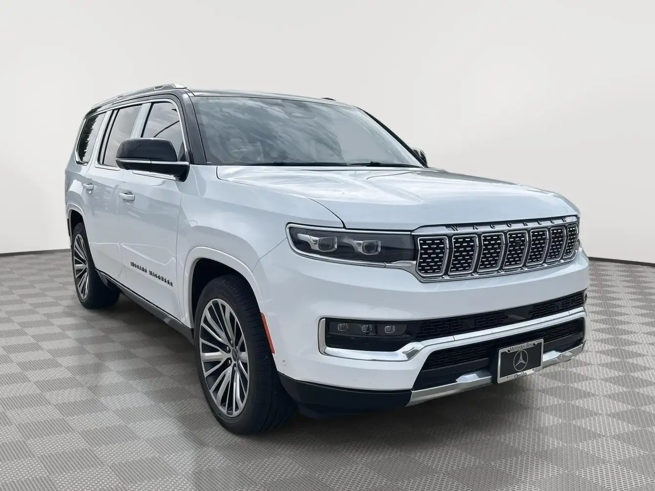 2023 Jeep Grand Wagoneer Series III 4WD's photo
