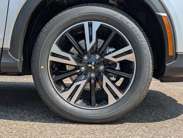 2026 Mitsubishi Eclipse Cross SE S-AWC photo 3