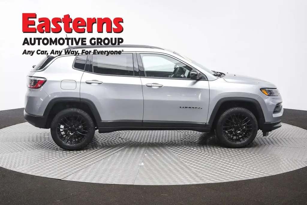 2022 Jeep Compass Latitude 4X4 photo 4