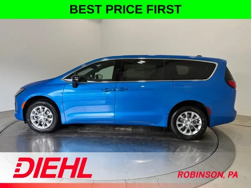 2027 Chrysler Pacifica Select AWD photo 4
