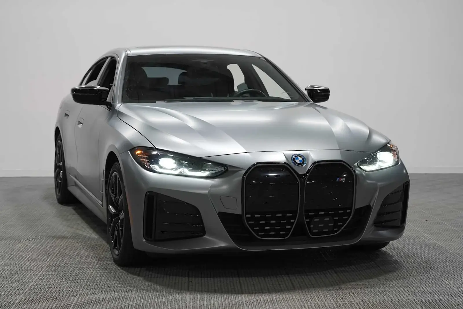 2024 BMW i4 M50 photo 3