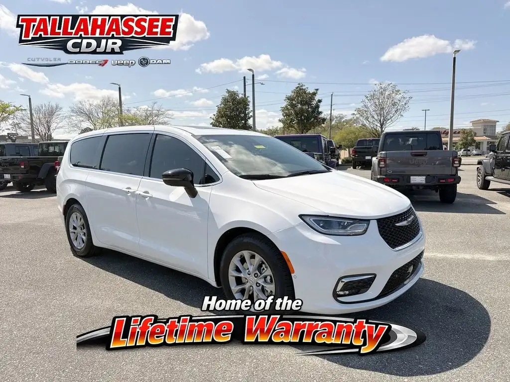 2026 Chrysler Pacifica Limited photo 1