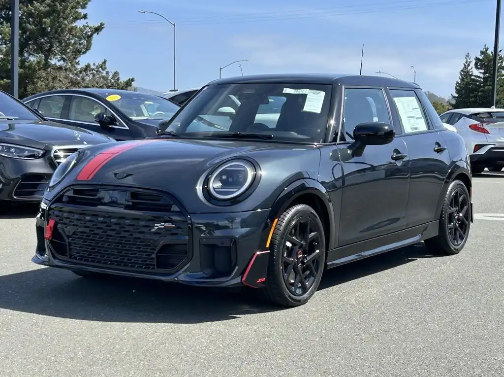 2026 MINI Hardtop Cooper S's photo