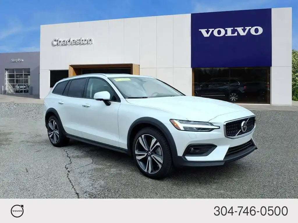2026 Volvo V60 Cross Country B5 Plus AWD's photo