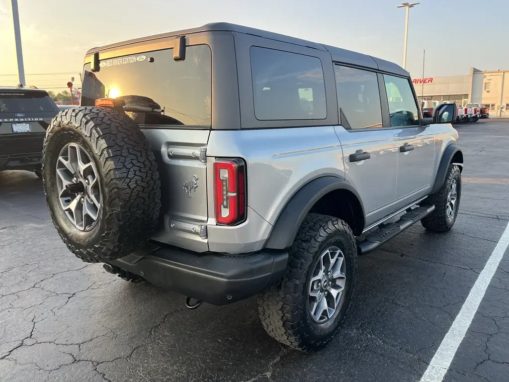 2023 Ford Bronco Badlands 4x4 photo 5