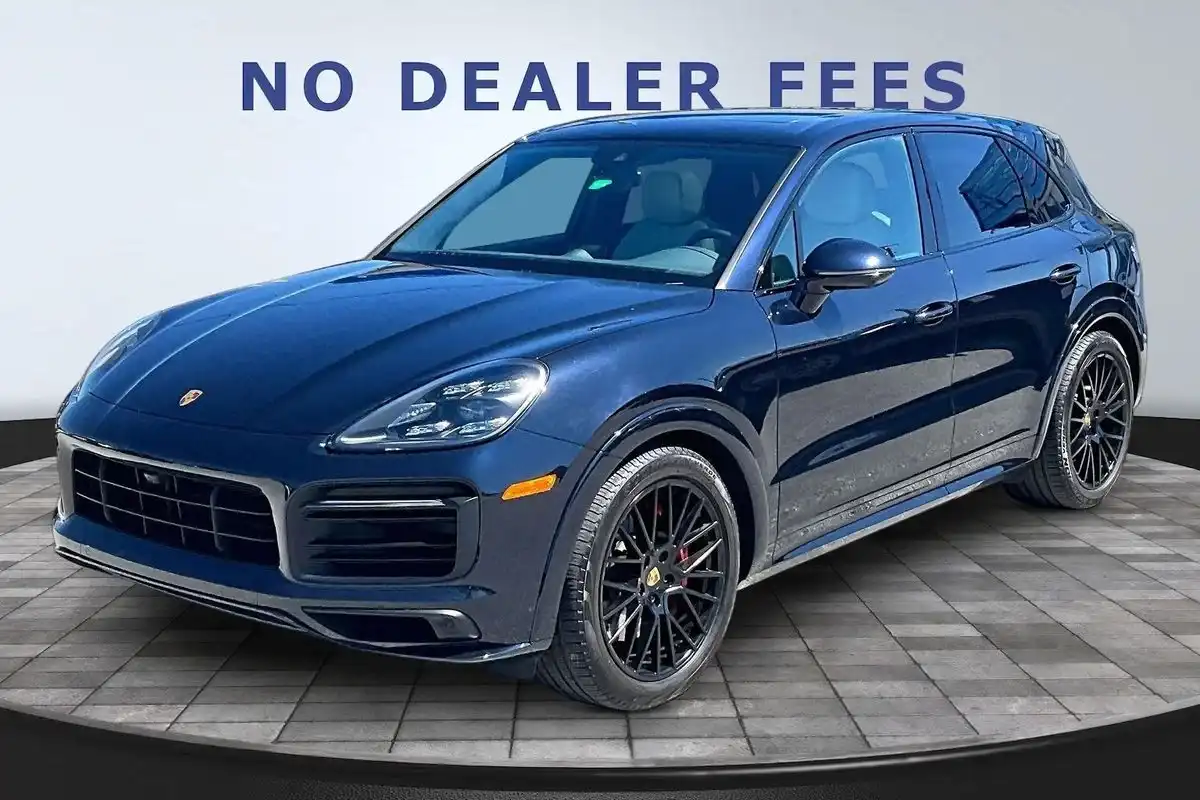 2023 Porsche Cayenne GTS's photo