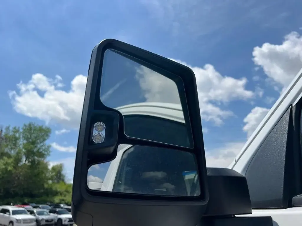2025 GMC Sierra Pro 4WD Regular Cab Long Box photo 4
