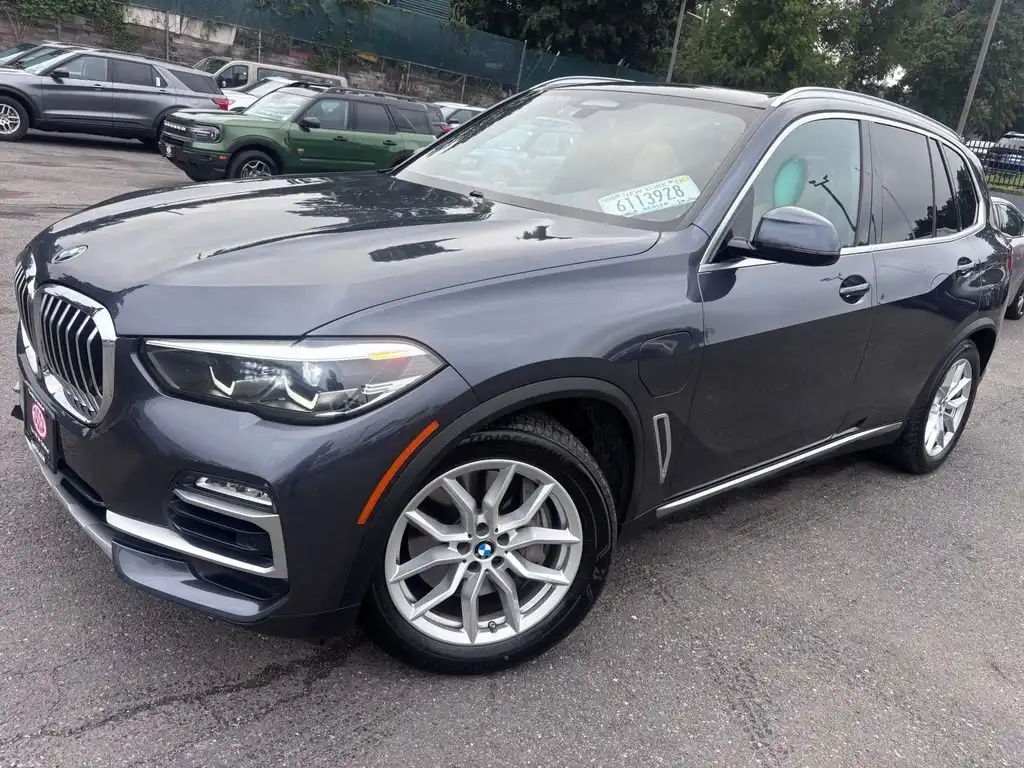 2021 BMW X5 xDrive45e's photo