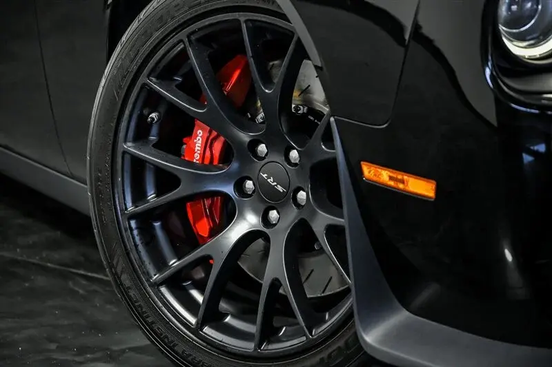 2016 Dodge Challenger SRT Hellcat photo 3