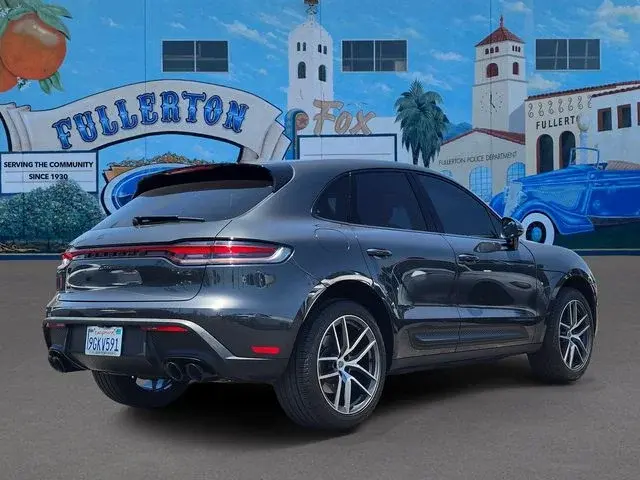 2023 Porsche Macan Base photo 4