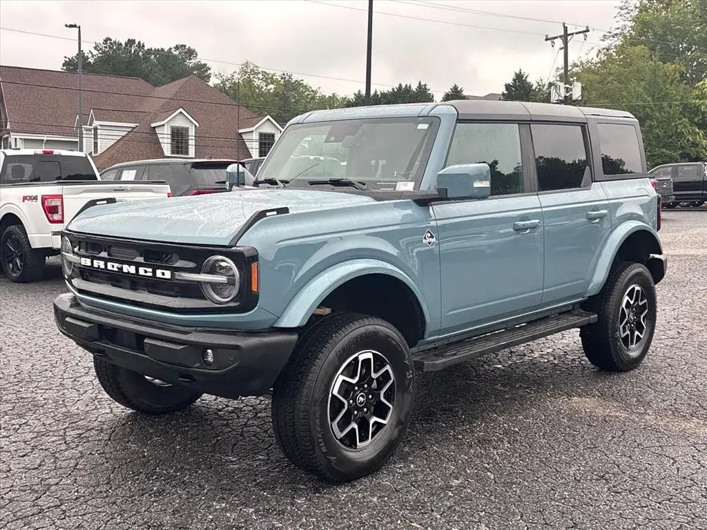 2023 Ford Bronco Badlands 4x4 photo 3