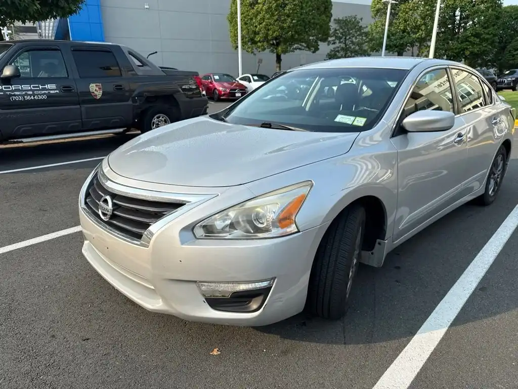 2015 Nissan Altima 2.5 S's photo