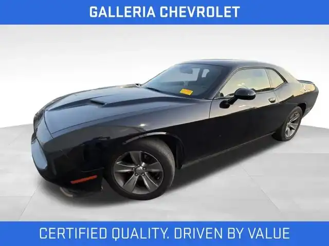2019 Dodge Challenger SXT Auto's photo
