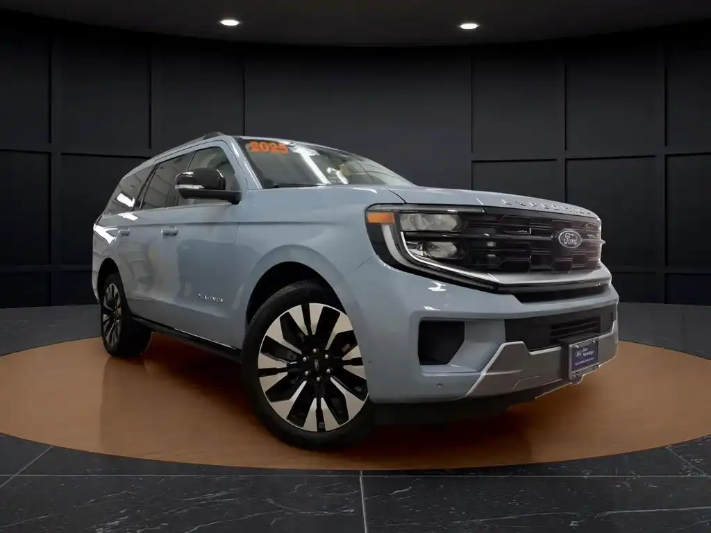 2025 Ford Expedition Platinum 4WD's photo