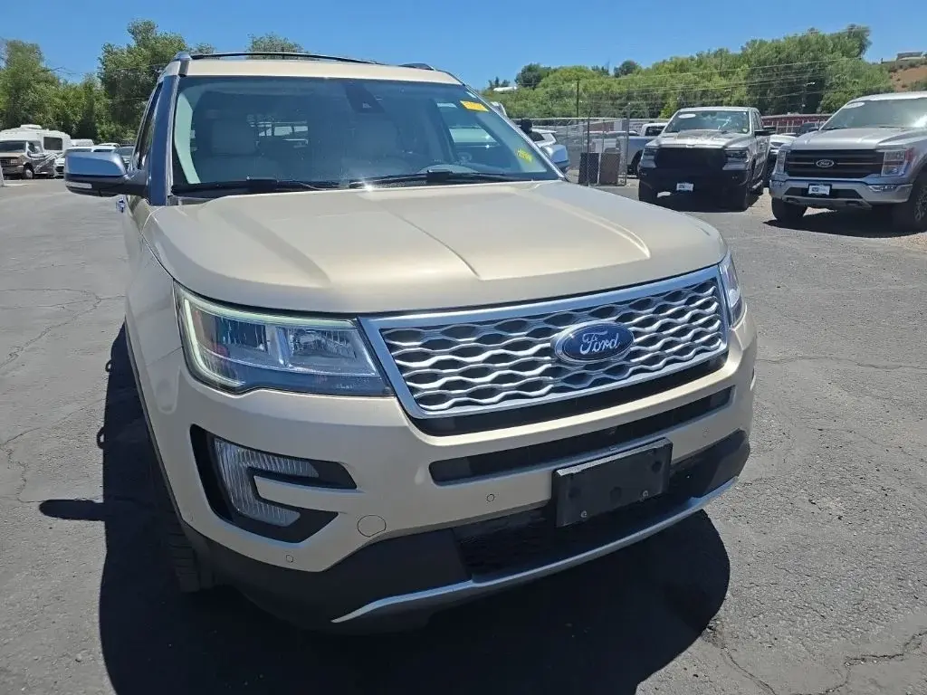 2017 Ford Explorer Platinum 4WD photo 4