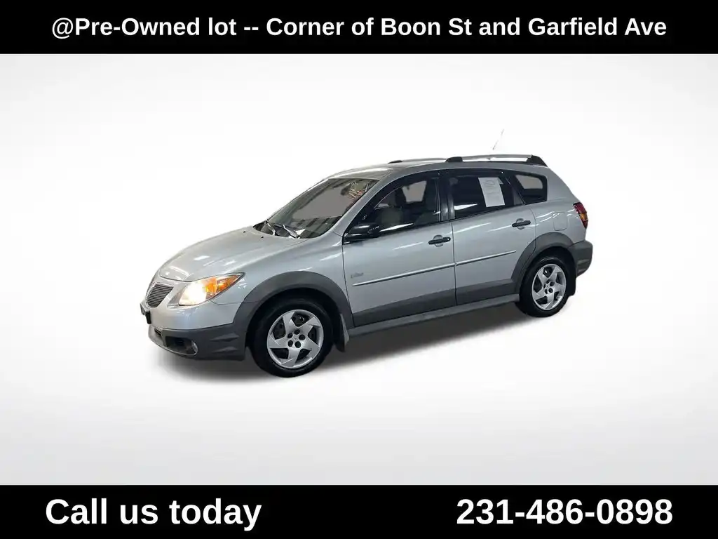 2008 Pontiac Vibe Base's photo