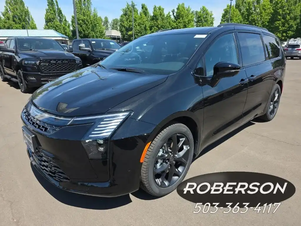 2027 Chrysler Pacifica Limited's photo